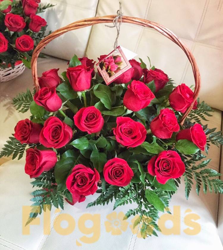 Корзина из красных роз Корзина «Донна роза» за 12 351 руб.